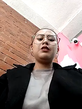 Snapshot of lara_moon25 chatting on 30, 12, 2024 lara moon25 online show from 30, 12, 2024