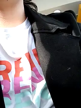 Snapshot of lara_moon25 chatting on 20, 3, 2025 lara moon25 online show from 20, 3, 2025