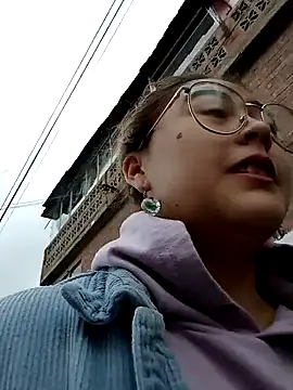 Snapshot of lara_moon25 chatting on 22, 9, 2025 lara moon25 online show from 22, 9, 2025