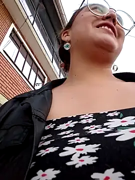 Snapshot of lara_moon25 chatting on 27, 9, 2025 lara moon25 online show from 27, 9, 2025