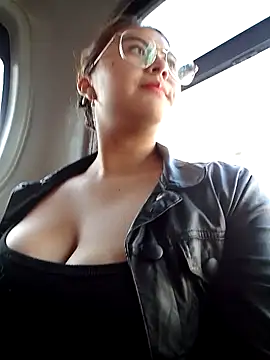 Snapshot of lara_moon25 chatting on 30, 9, 2025 lara moon25 online show from 30, 9, 2025