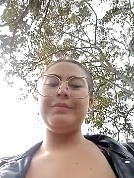 Snapshot of lara_moon25 chatting on 5, 10, 2025 lara moon25 online show from 5, 10, 2025