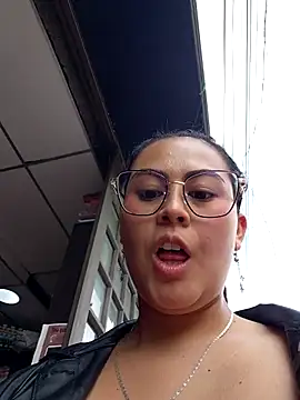 Snapshot of lara_moon25 chatting on 28, 10, 2025 lara moon25 online show from 28, 10, 2025