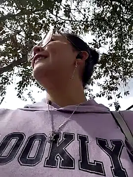 Snapshot of lara_moon25 chatting on 29, 10, 2025 lara moon25 online show from 29, 10, 2025