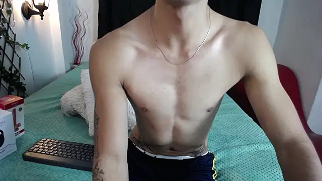 Snapshot of dylan_fun18 chatting on 5, 1, 2025 dylan fun18 online show from 5, 1, 2025