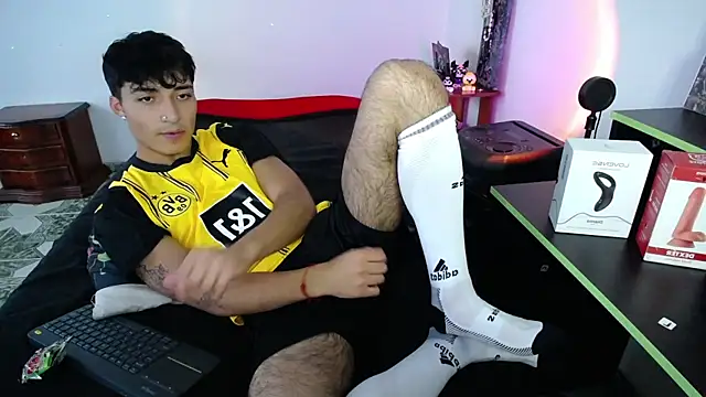 Snapshot of dylan_fun18 chatting on 22, 2, 2025 dylan fun18 online show from 22, 2, 2025