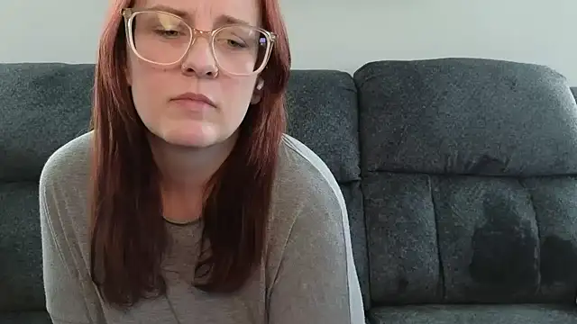 Snapshot of TheBustyHouseWife chatting on 26, 3, 2026 TheBustyHouseWife online show from 26, 3, 2026