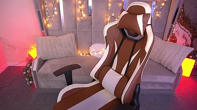 MirandaWong online show from 11, 2, 2026