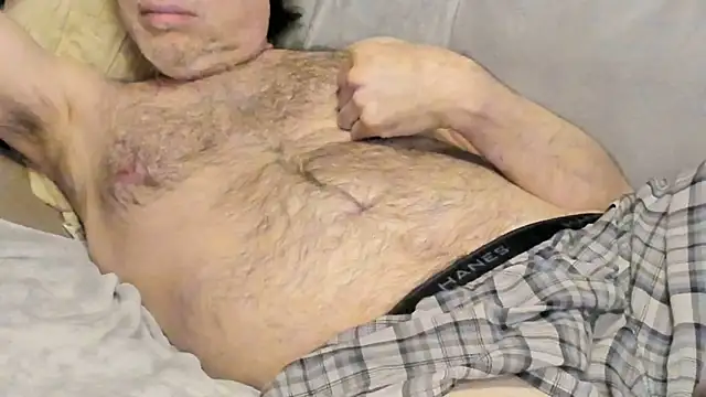 Snapshot of MidwestDadbod chatting on 13, 10, 2025 MidwestDadbod online show from 13, 10, 2025