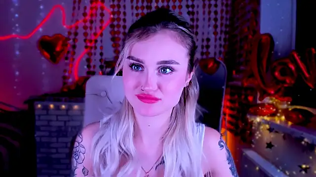  Ravenaa online show from 25, 2, 2025