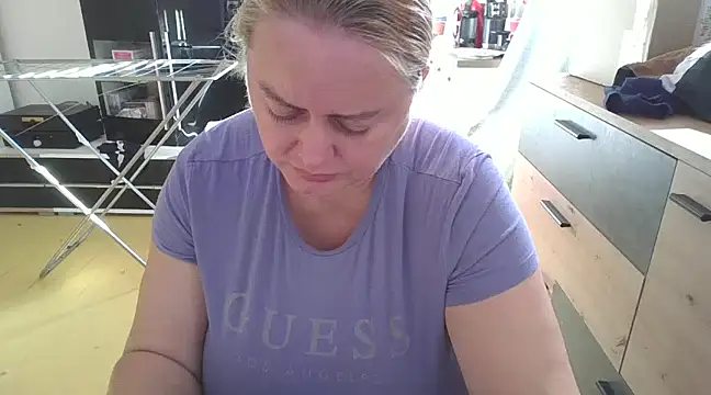 Snapshot of Meliss_Official9 chatting on 19, 2, 2025 Meliss Official9 online show from 19, 2, 2025