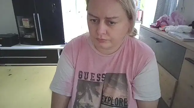 Snapshot of Meliss_Official9 chatting on 23, 2, 2025 Meliss Official9 online show from 23, 2, 2025