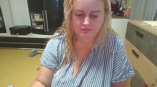 Snapshot of Meliss_Official9 chatting on 25, 2, 2025 Meliss Official9 online show from 25, 2, 2025