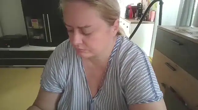 Snapshot of Meliss_Official9 chatting on 27, 2, 2025 Meliss Official9 online show from 27, 2, 2025