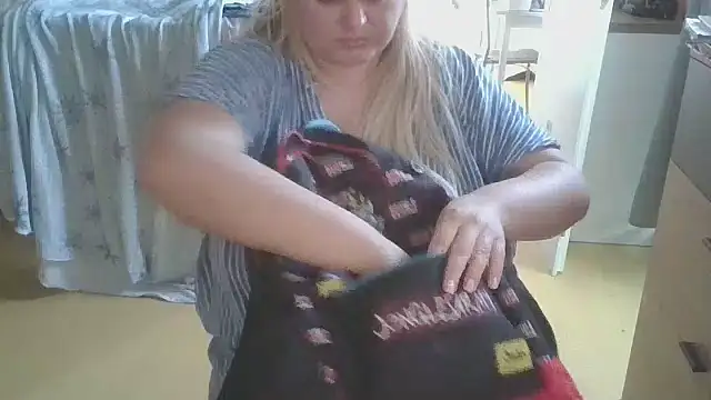 Snapshot of Meliss_Official9 chatting on 2, 3, 2025 Meliss Official9 online show from 2, 3, 2025