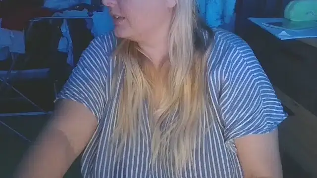Snapshot of Meliss_Official9 chatting on 2, 3, 2025 Meliss Official9 online show from 2, 3, 2025