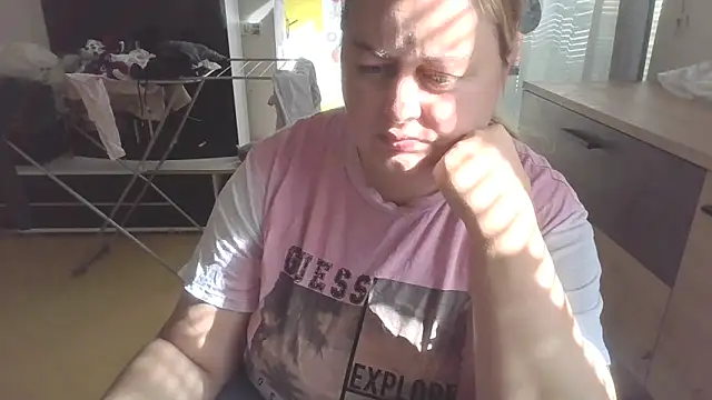 Snapshot of Meliss_Official9 chatting on 3, 3, 2025 Meliss Official9 online show from 3, 3, 2025