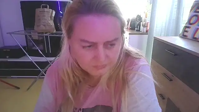 Snapshot of Meliss_Official9 chatting on 20, 3, 2025 Meliss Official9 online show from 20, 3, 2025