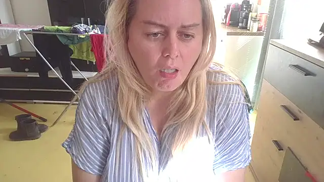 Snapshot of Meliss_Official9 chatting on 22, 3, 2025 Meliss Official9 online show from 22, 3, 2025