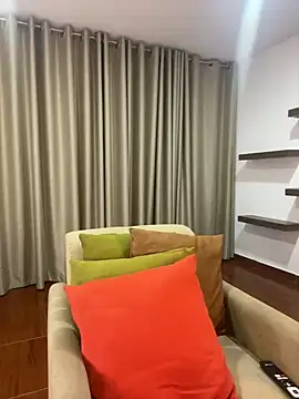 Snapshot of Alice_Biel chatting on 25, 12, 2024 Alice Biel online show from 25, 12, 2024