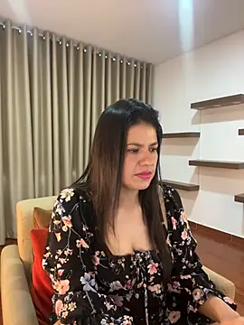 Snapshot of Alice_Biel chatting on 5, 1, 2025 Alice Biel online show from 5, 1, 2025