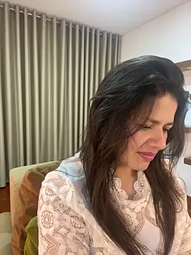 Snapshot of Alice_Biel chatting on 2, 2, 2025 Alice Biel online show from 2, 2, 2025