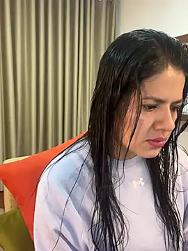 Snapshot of Alice_Biel chatting on 28, 2, 2025 Alice Biel online show from 28, 2, 2025