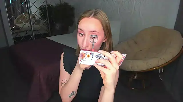 MelodyOfLovee online show from 24, 12, 2024