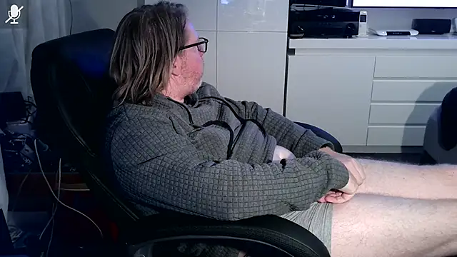 Snapshot of VSteph chatting on 19, 10, 2025 VSteph online show from 19, 10, 2025