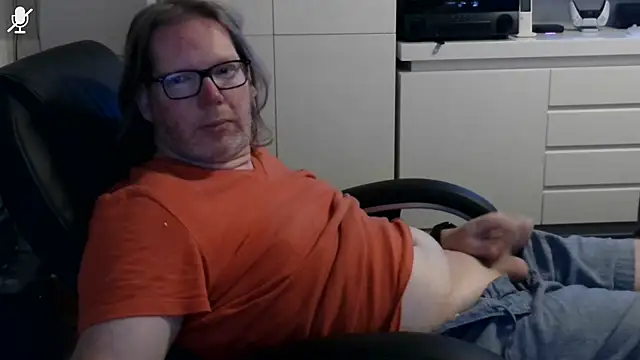 Snapshot of VSteph chatting on 4, 7, 2026 VSteph online show from 4, 7, 2026