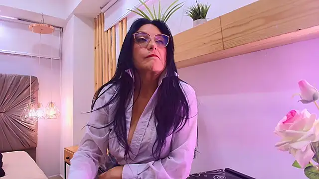 Snapshot of Zuzana21 chatting on 16, 5, 2026 Zuzana21 online show from 16, 5, 2026