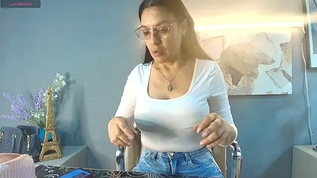 Snapshot of Zuzana21 chatting on 13, 6, 2026 Zuzana21 online show from 13, 6, 2026