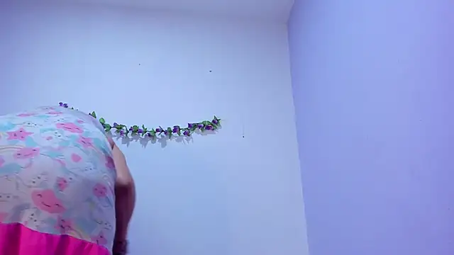 nicollee18 online show from 30, 1, 2025