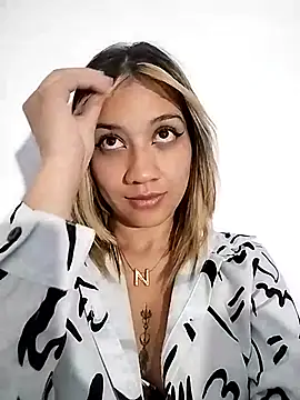 nina carther online show from 8, 3, 2025