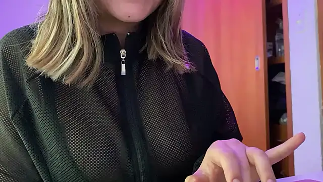 Snapshot of hannahcdmx chatting on 15, 9, 2025 hannahcdmx online show from 15, 9, 2025