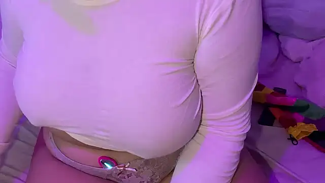 Snapshot of hannahcdmx chatting on 7, 10, 2025 hannahcdmx online show from 7, 10, 2025