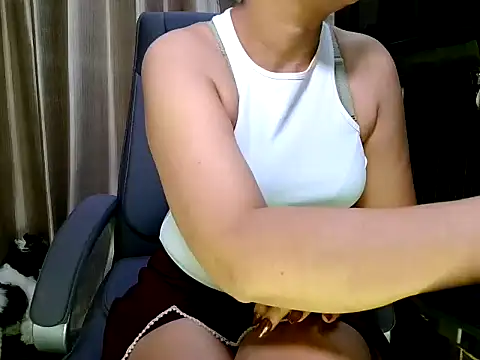 Snapshot of fabdemira chatting on 4, 10, 2025 fabdemira online show from 4, 10, 2025