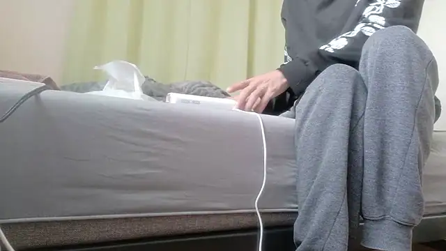 Snapshot of UKI06 chatting on 25, 11, 2025 UKI06 online show from 25, 11, 2025