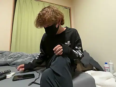 Snapshot of UKI06 chatting on 22, 12, 2025 UKI06 online show from 22, 12, 2025