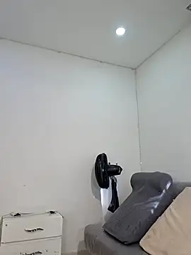 Anal Luucia online show from 25, 6, 2026