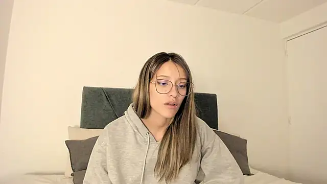 Snapshot of Gabby_and_Alice chatting on 13, 12, 2024 Gabby and Alice online show from 13, 12, 2024