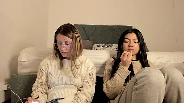 Snapshot of Gabby_and_Alice chatting on 14, 12, 2024 Gabby and Alice online show from 14, 12, 2024