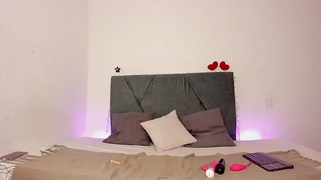 Snapshot of Gabby_and_Alice chatting on 17, 1, 2025 Gabby and Alice online show from 17, 1, 2025