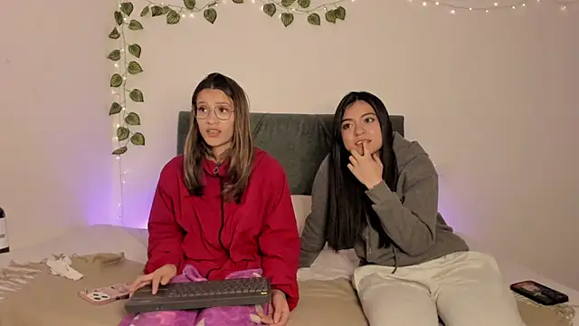 Snapshot of Gabby_and_Alice chatting on 15, 3, 2025 Gabby and Alice online show from 15, 3, 2025