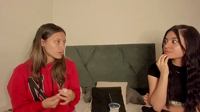 Snapshot of Gabby_and_Alice chatting on 21, 10, 2025 Gabby and Alice online show from 21, 10, 2025