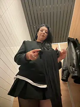 Tisha Busty online show from 28, 9, 2025