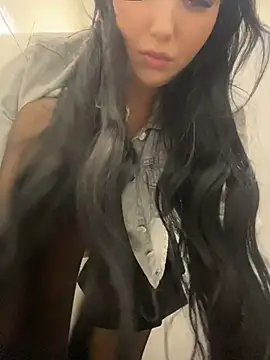 Tisha Busty online show from 5, 7, 2026