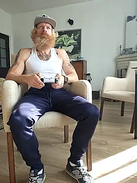 Snapshot of Gingerbeard40 chatting on 23, 11, 2025 Gingerbeard40 online show from 23, 11, 2025