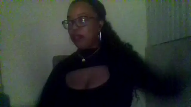 Snapshot of KittyKayla chatting on 20, 10, 2025 KittyKayla online show from 20, 10, 2025