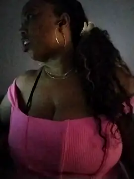 Snapshot of KittyKayla chatting on 26, 11, 2025 KittyKayla online show from 26, 11, 2025